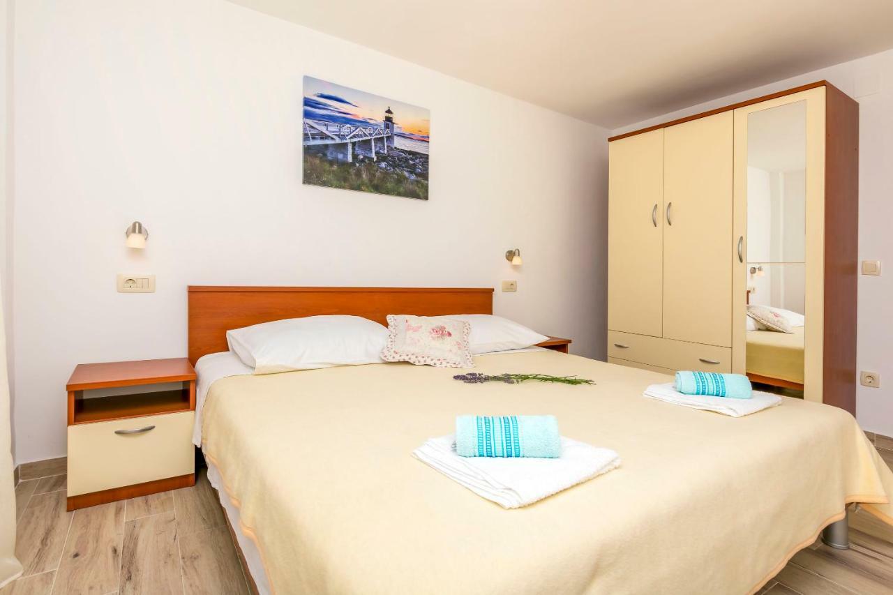 Apartment Vukorepa Ražanj Екстериор снимка