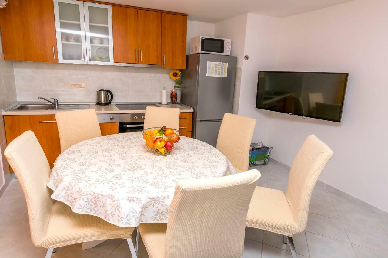 Apartment Vukorepa Ražanj Екстериор снимка