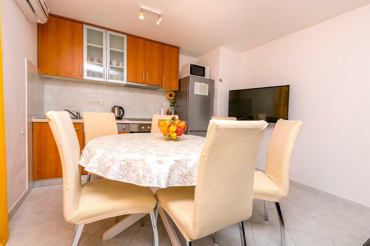 Apartment Vukorepa Ražanj Екстериор снимка